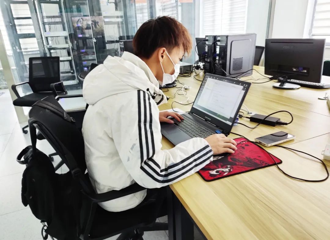 服务客户，富达国际APP人是认真的!